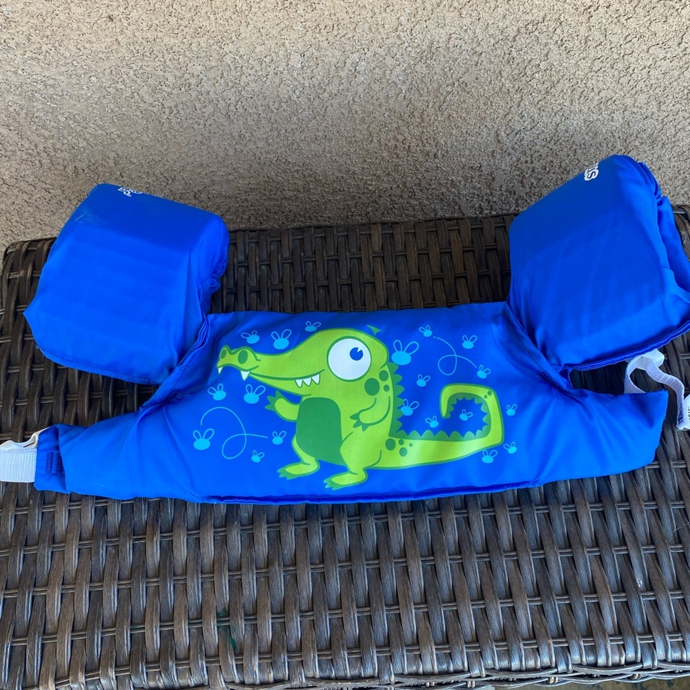 Kids swim vest floaties